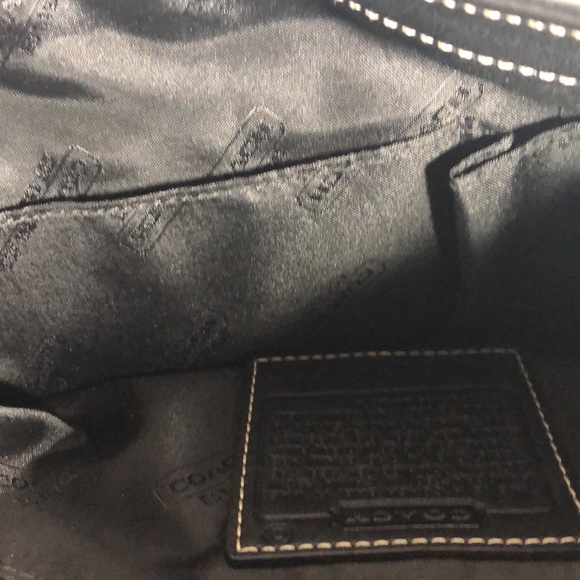 Coach leather shoulder bag with adjustable strap - Picture 4 of 8